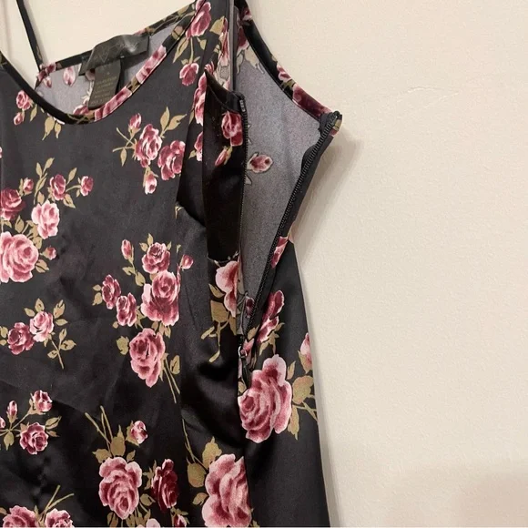 Coco and Shay Floral Slip Dress - Picture 5 of 7